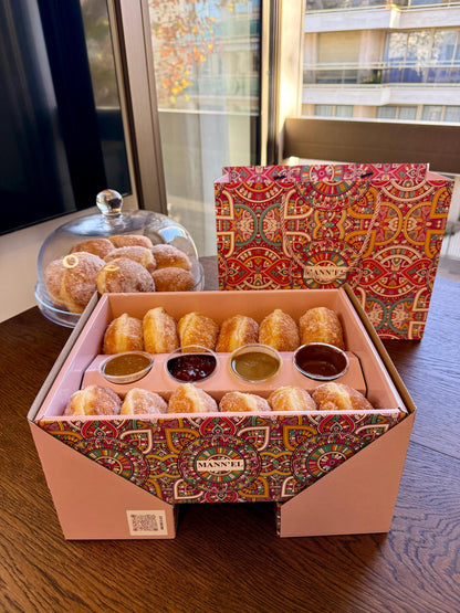 Coffret Hanouka – 12 Beignets + 4 Toppings Gourmands